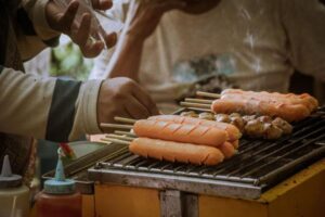 How to Spend Less on Food While Travelling