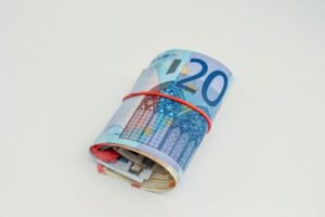 How to Set a Daily Travel Budget for Europe